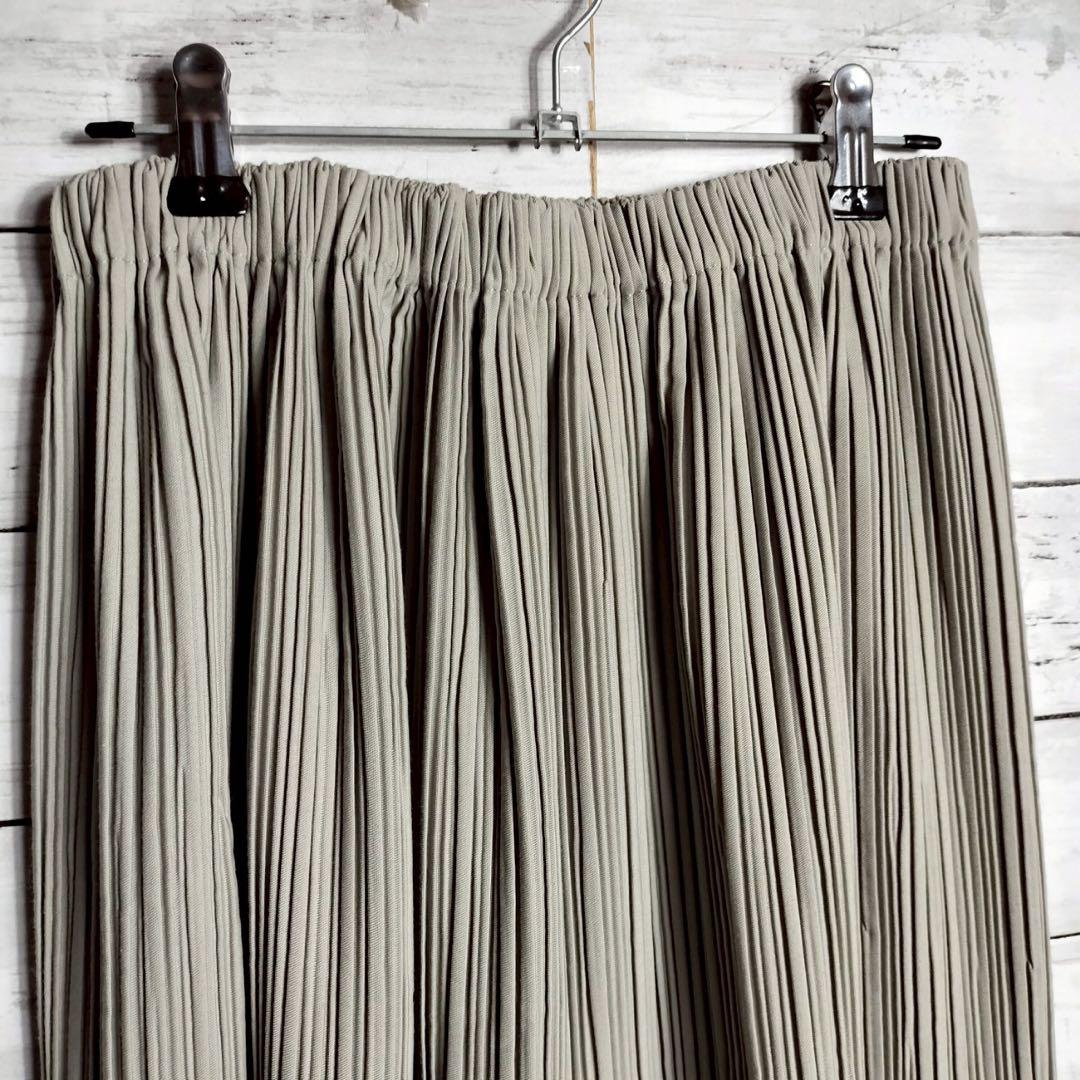 イッセイミヤケ プリーツプリーズ ひざ丈スカート ロング 灰色 グレー