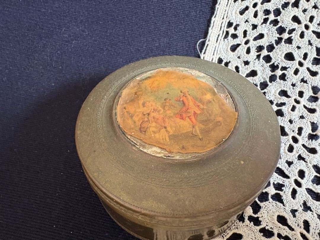 真鍮製パウダーケース　フランス　アンティーク