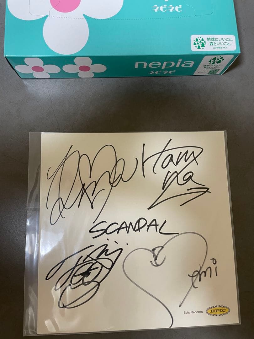 SCANDAL サイン色紙（プレミアムオフショット写真オマケ）激レア