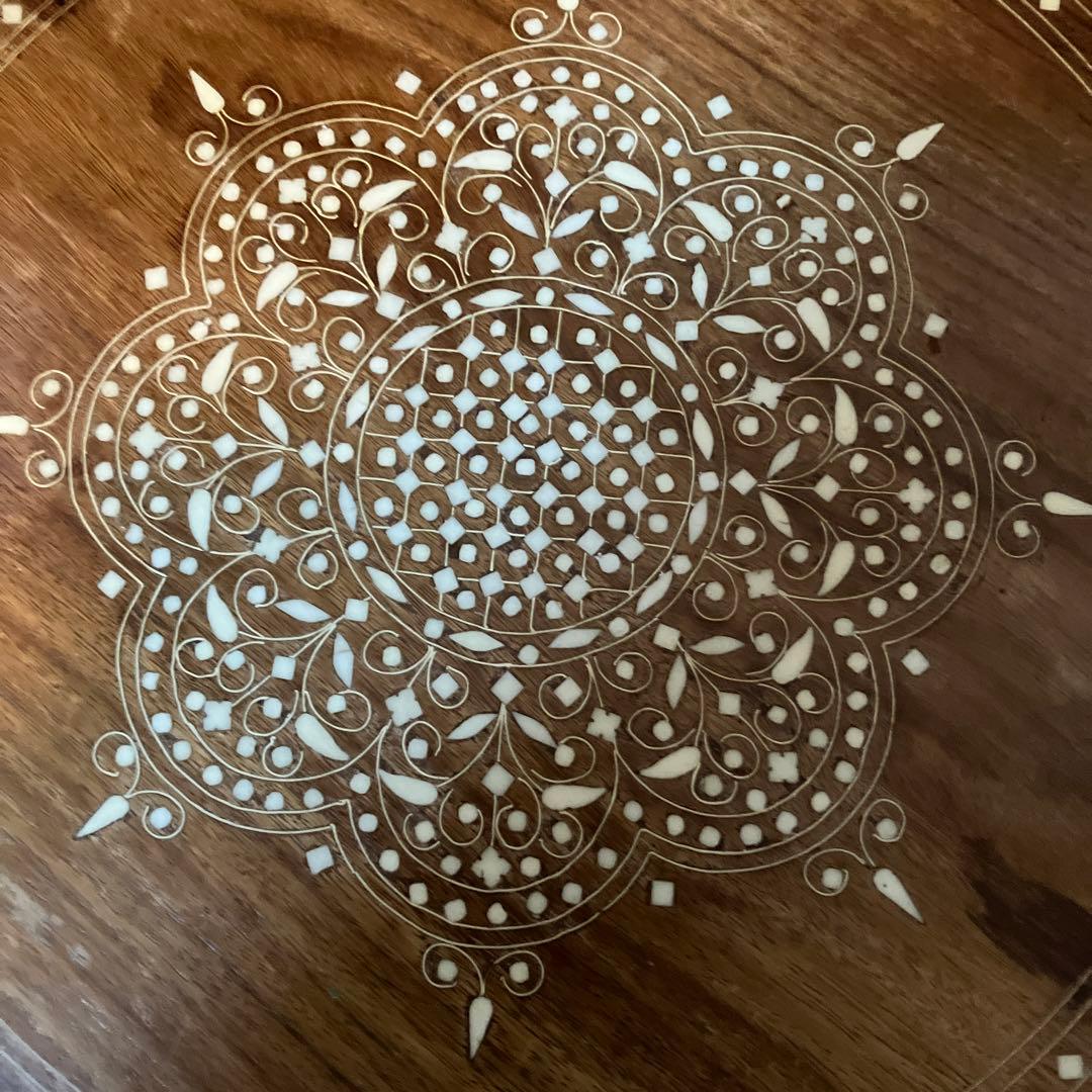中東で購入した象嵌彫テーブル