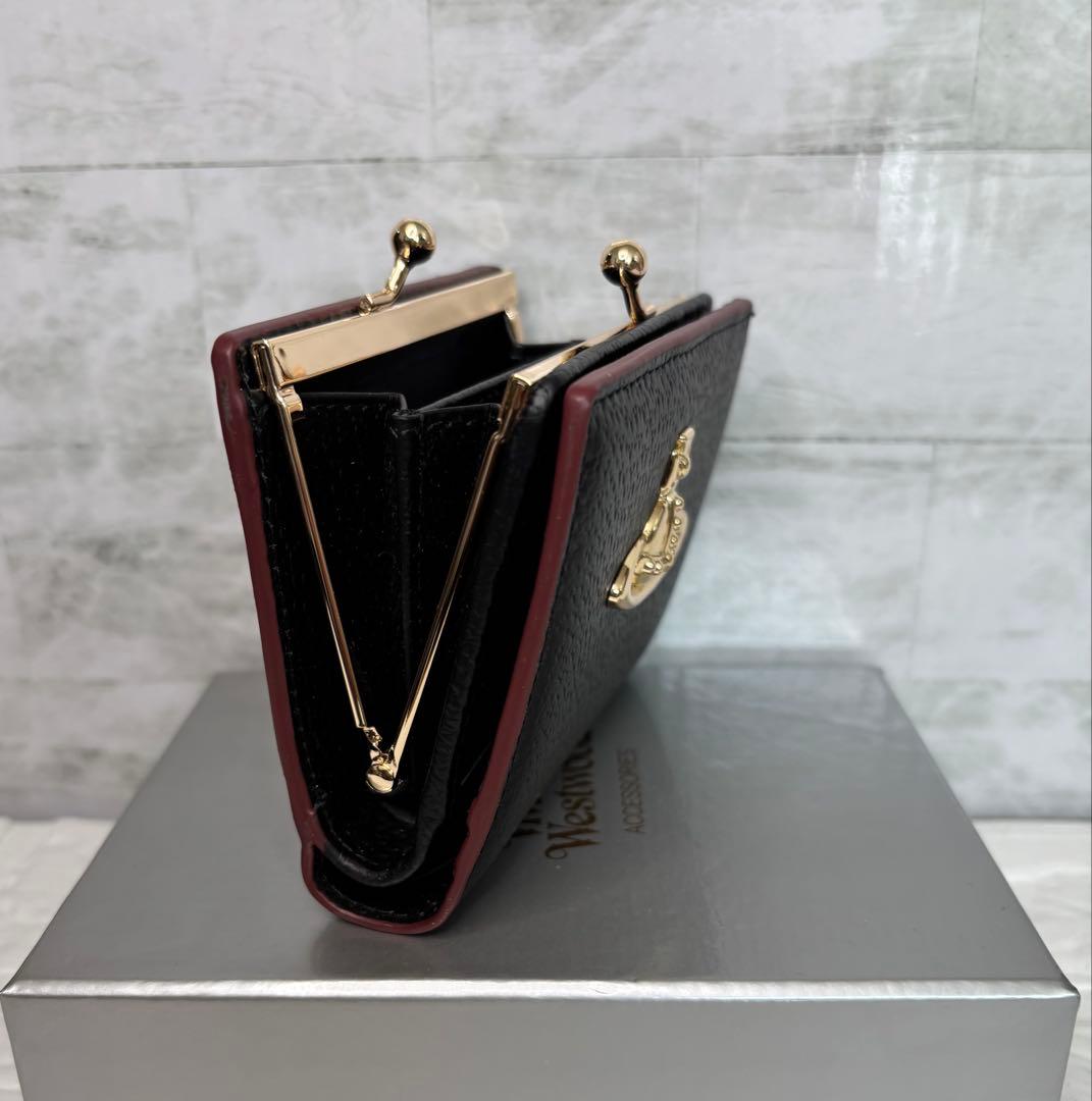 人気のオーブロゴがが映える｜ヴィヴィアンウエストウッド 二つ折り財布 ブラック