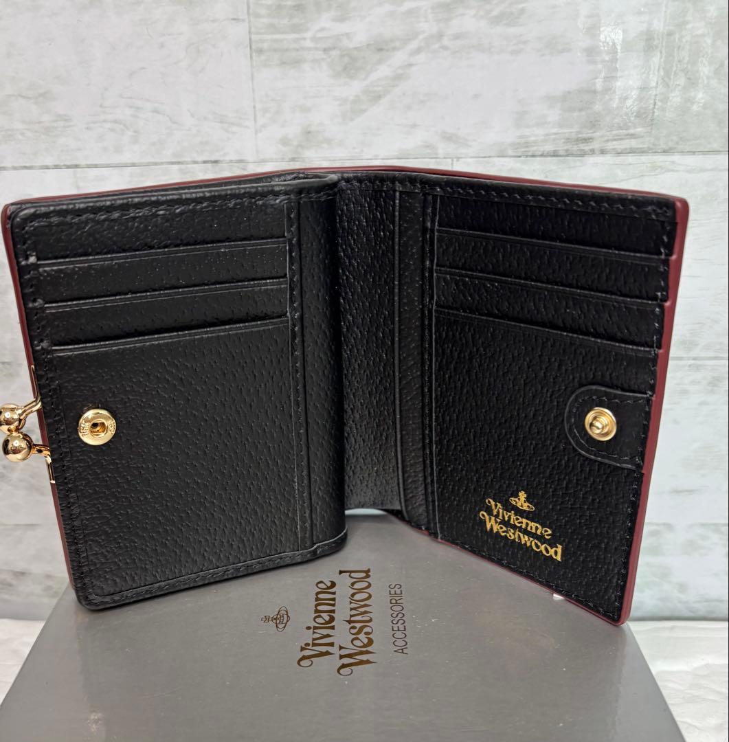 人気のオーブロゴがが映える｜ヴィヴィアンウエストウッド 二つ折り財布 ブラック