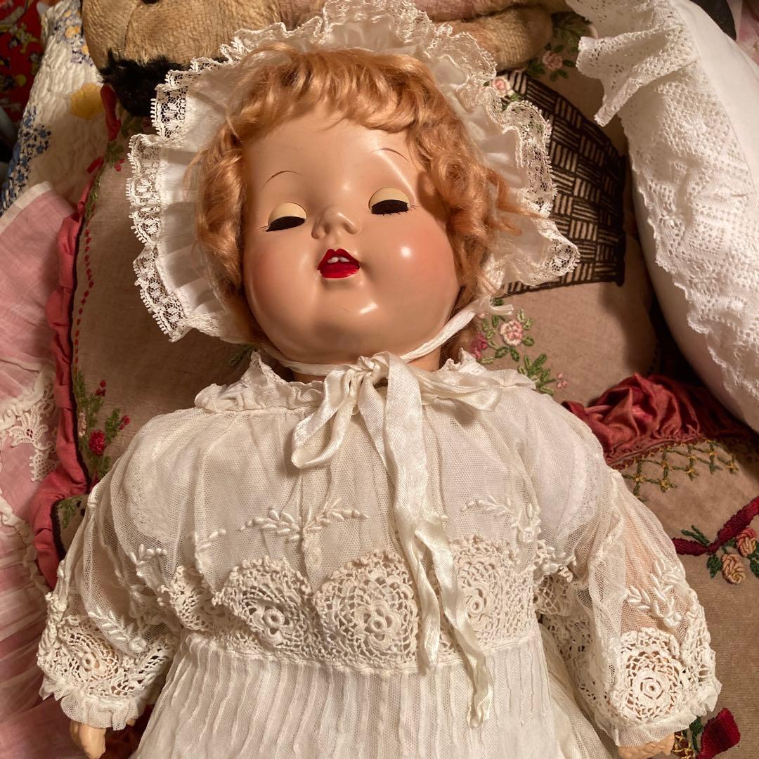 コンポディションドール白いレース付きドレス