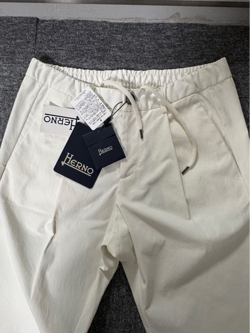 HERNO ヘルノ コットンフィールパンツ ホワイト