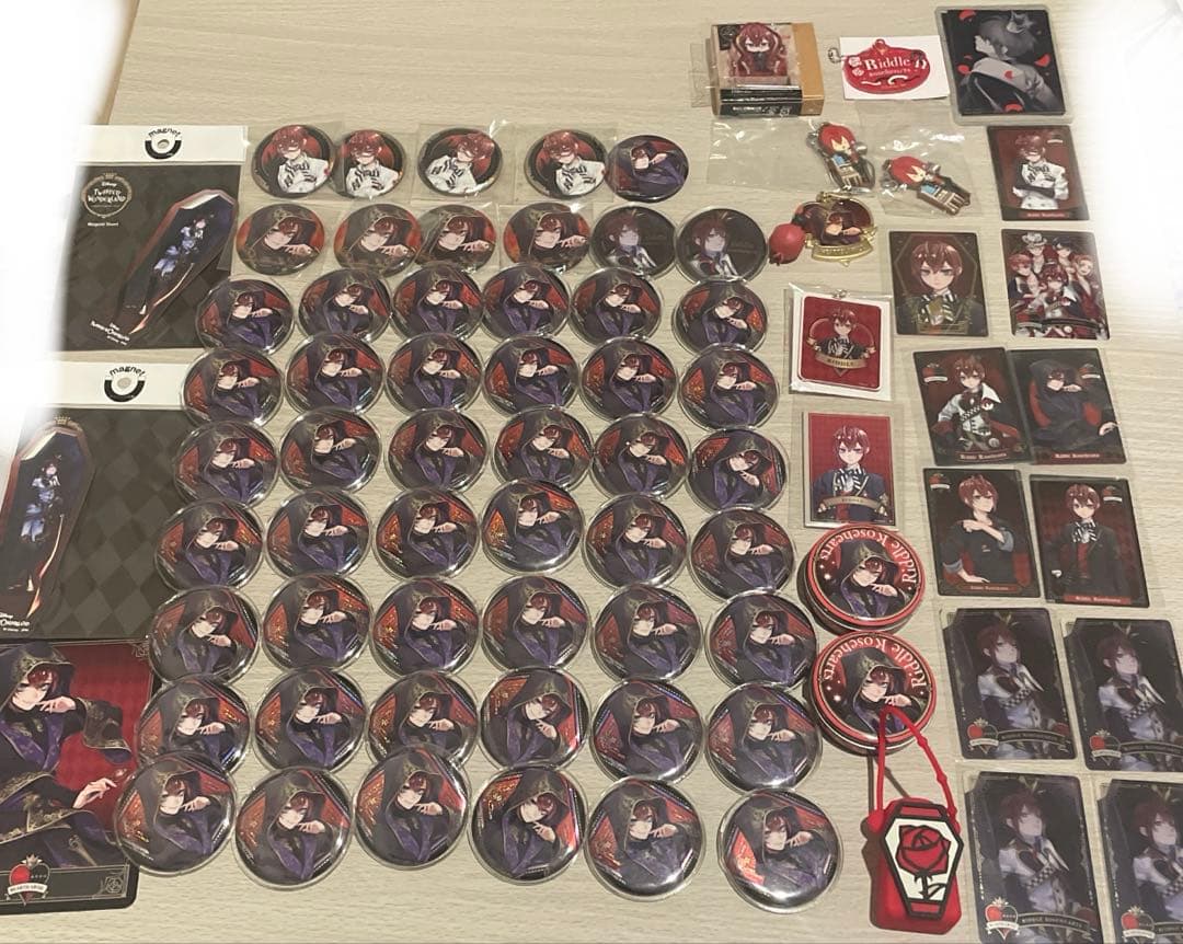ツイステ リドルグッズ 缶バッジ53個＋その他グッズ