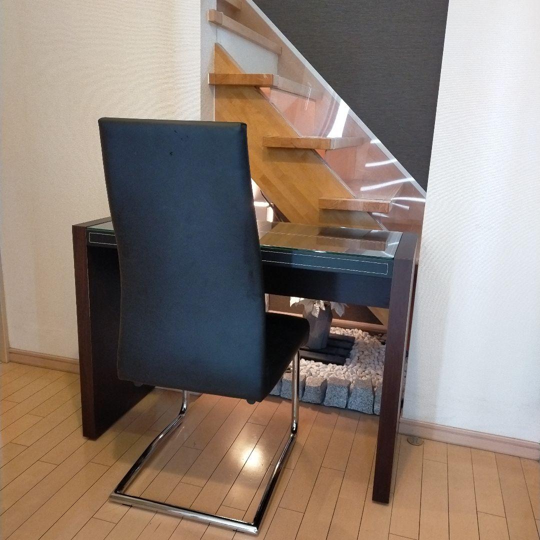 【美品】かっこいいガラストップ レザー張り調テーブル イスセット