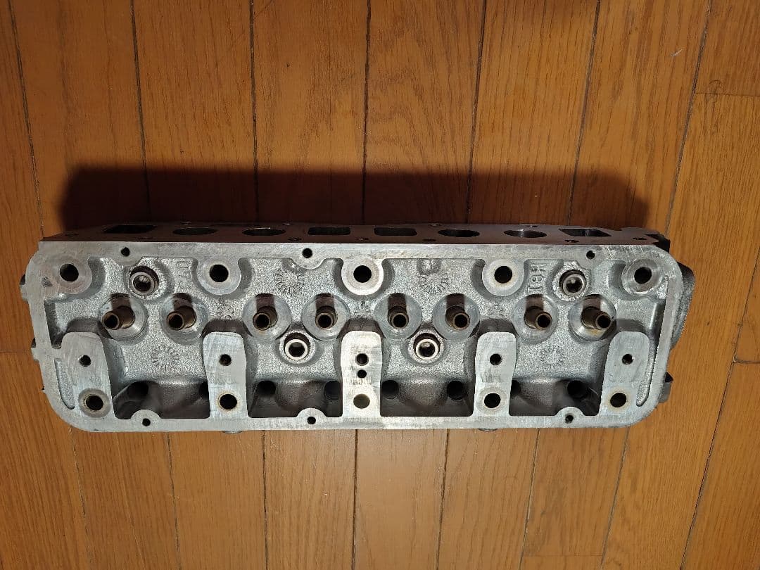 サニートラック　A12型エンジン　ヘッドブロック