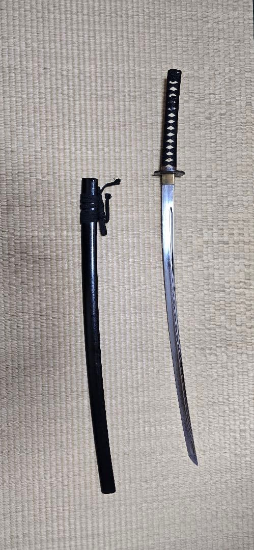 日本刀 光沢あり 丸形鍔