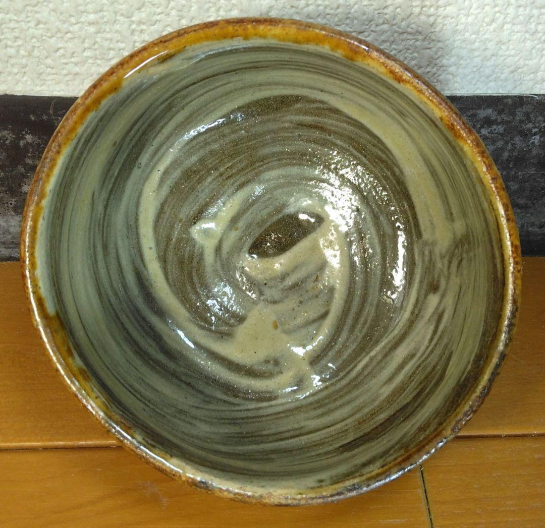 人間国宝 金城次郎 魚茶碗(刷毛目魚紋茶碗）栞 共箱 美品 壺屋焼 壷屋焼 上作