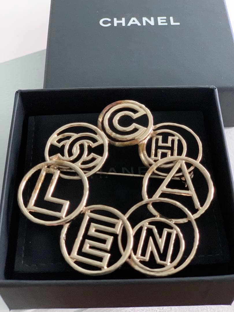訳あり！CHANELブローチ！大きいブローチ！スタイリッシュ！