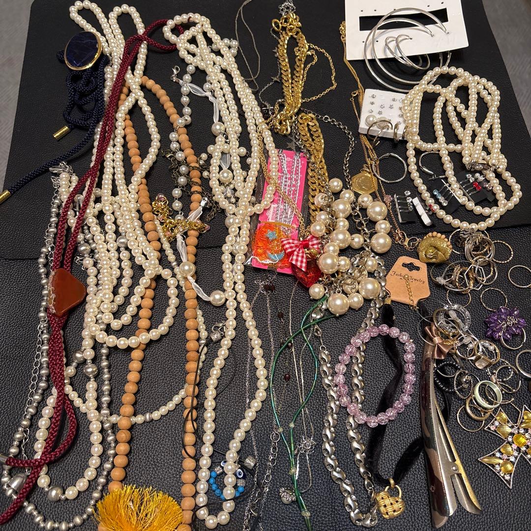 アクセサリーまとめ売り500点以上