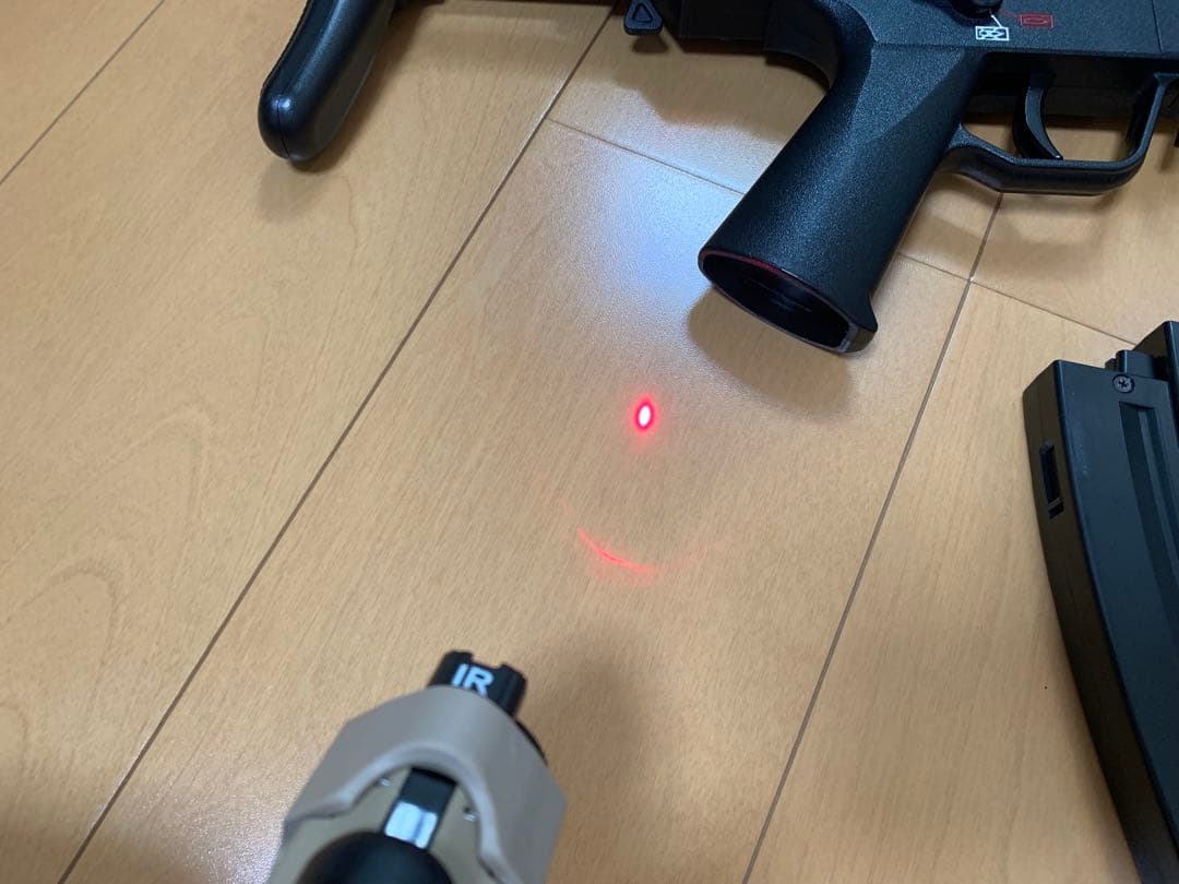 東京マルイ　電動ガンボーイズ（10禁）　ライトプロ　マガジン・赤外線他付き