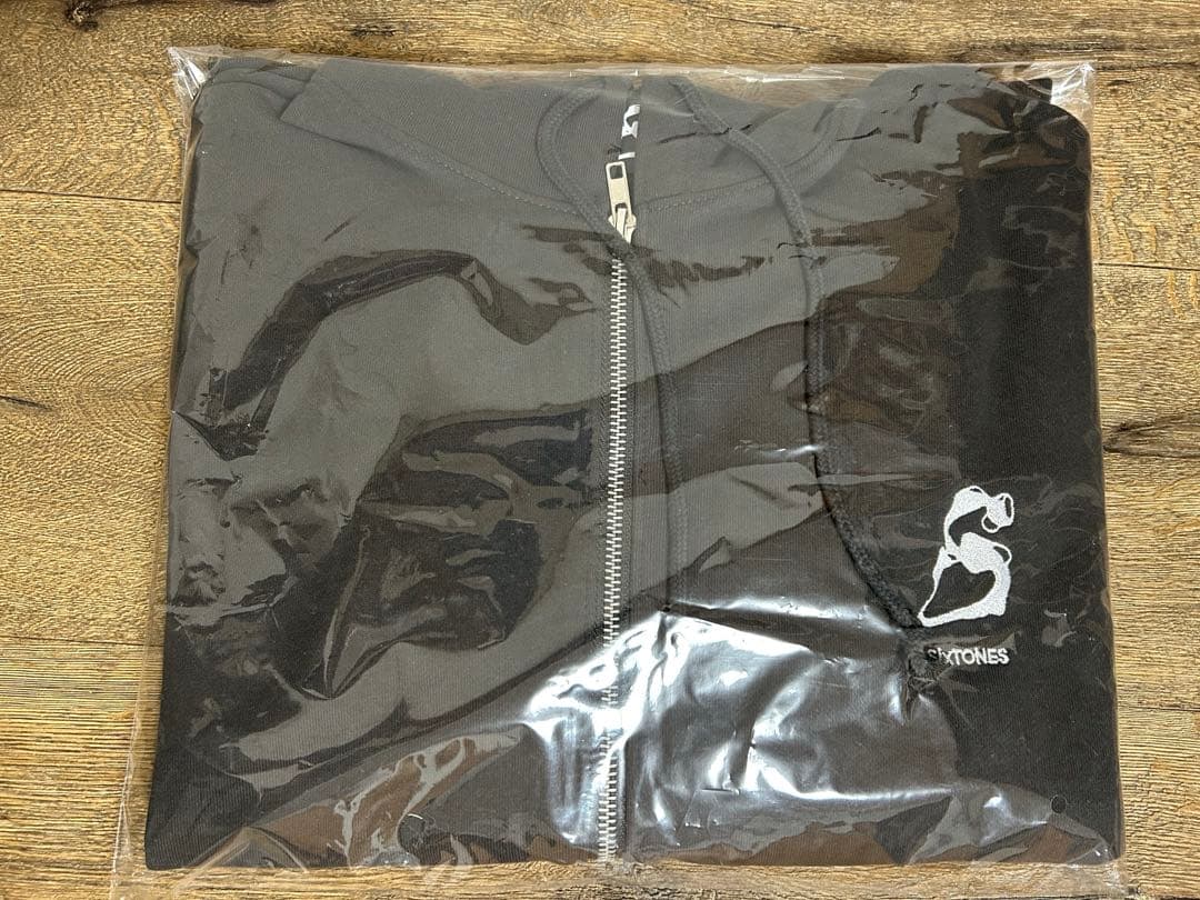 MILESixTONES パーカー　SixTONESパーカー