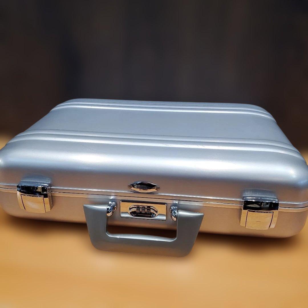 【希少】ゼロハリバートン アタッシュケース ELITE ダイヤル錠