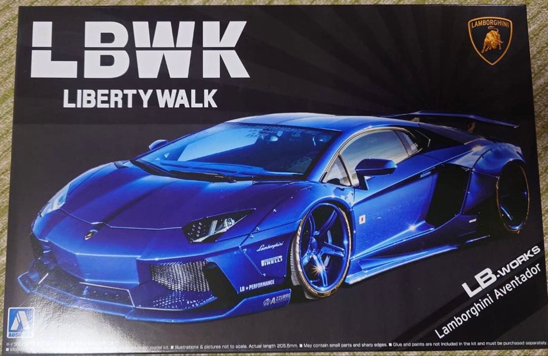 アオシマ 1/24 リバティーウォーク ランボルギーニアヴェンタドール セット