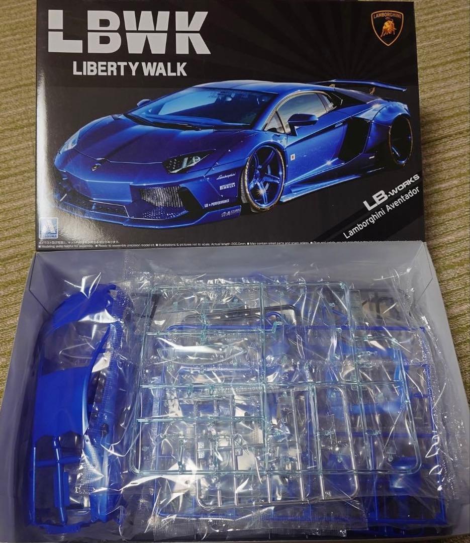 アオシマ 1/24 リバティーウォーク ランボルギーニアヴェンタドール セット