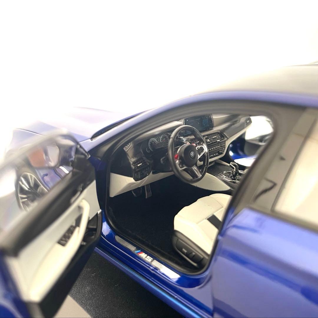 BMW M5 1/18 スケールNOREVモデル ミニカー