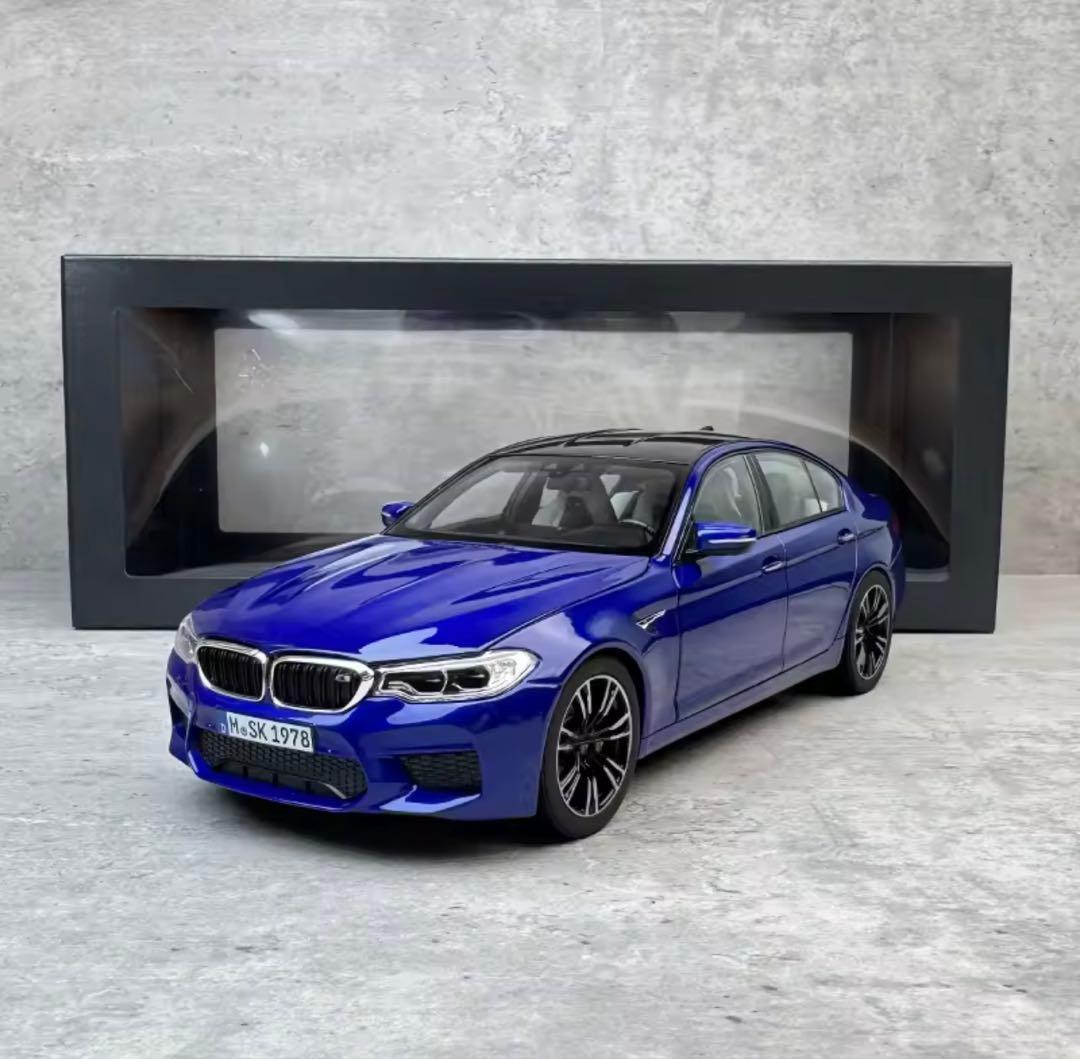 BMW M5 1/18 スケールNOREVモデル ミニカー
