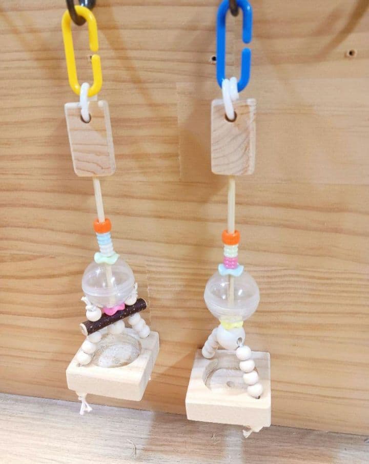 f34　吊り下げタイプのフォージングボール　バードトイ　インコ　フォージングトイ