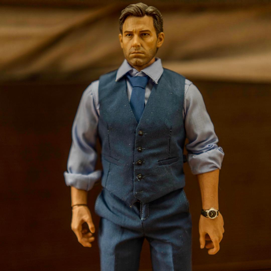 ブルース・ウェイン バットマンvsスーパーマン 1/6 BvS ホットトイズ系