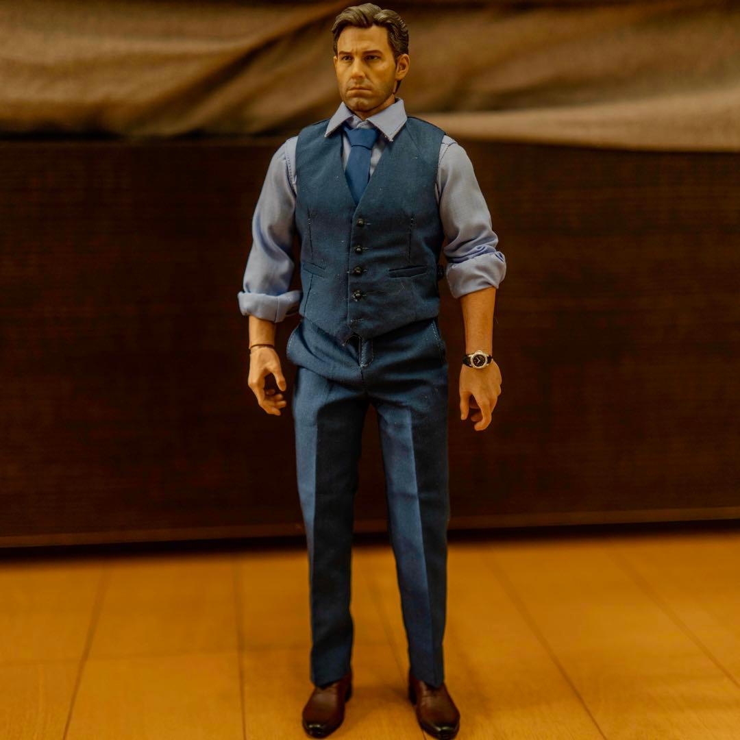 ブルース・ウェイン バットマンvsスーパーマン 1/6 BvS ホットトイズ系