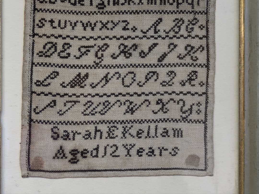 イギリス アンティーク 刺繍額 スクールサンプラー 12歳制作