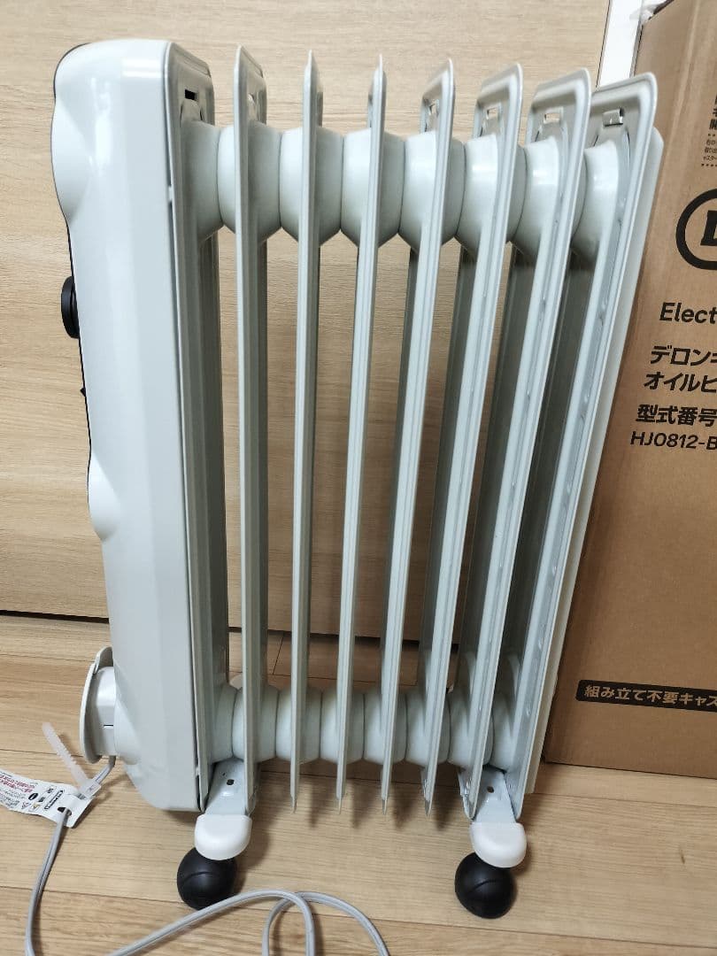 【箱、説明書あり】デロンギ　オイルヒーター　HJ0812-BK