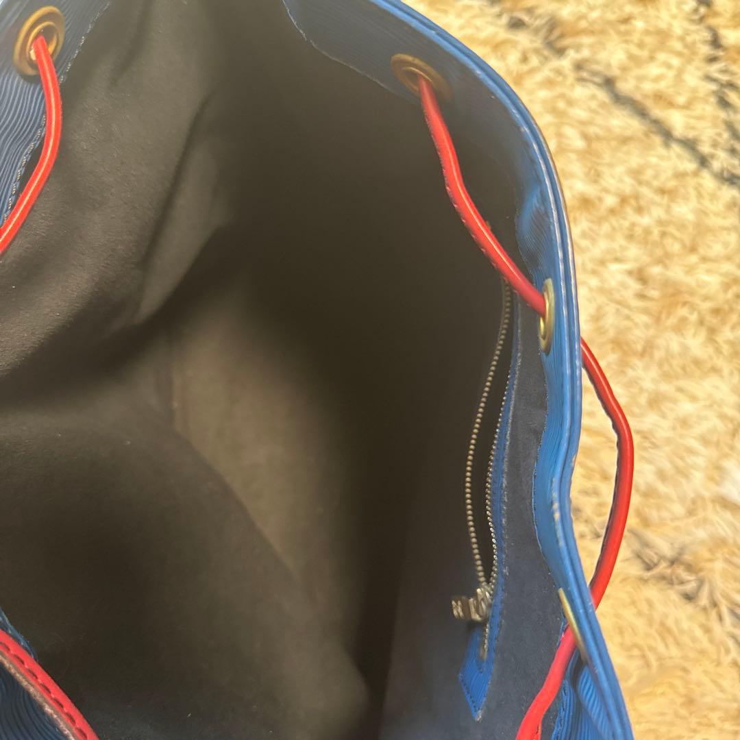 Louis Vuitton エピレザー バケットバッグ