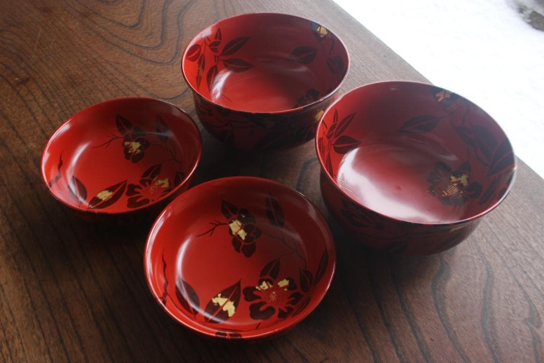 デッドストック！上質朱漆に風情ある椿蒔絵の映える煮物椀2点（検輪島塗懐石椀雑煮椀