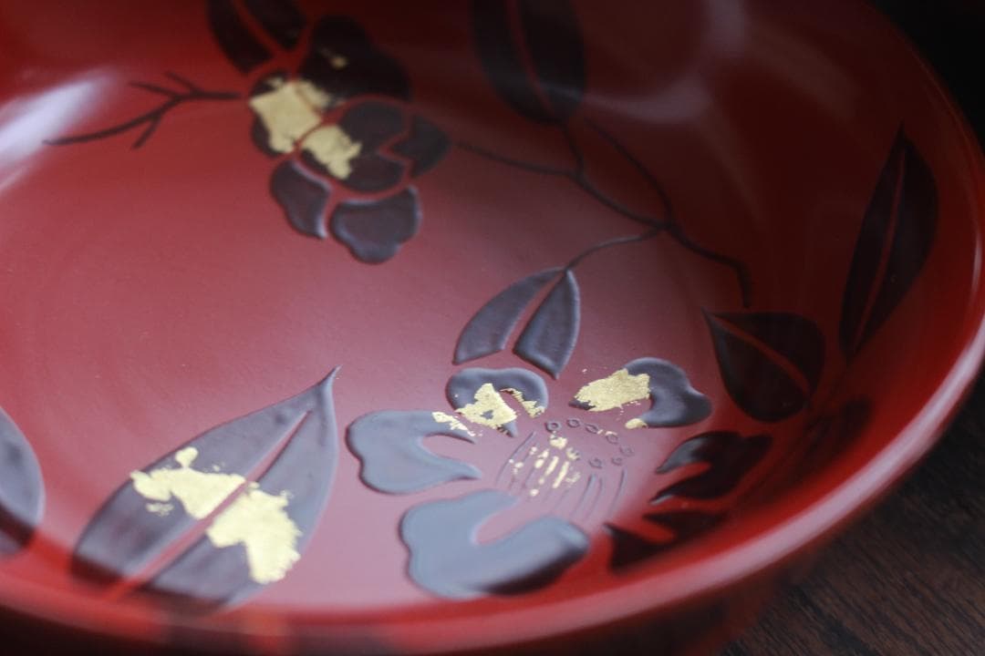 デッドストック！上質朱漆に風情ある椿蒔絵の映える煮物椀2点（検輪島塗懐石椀雑煮椀