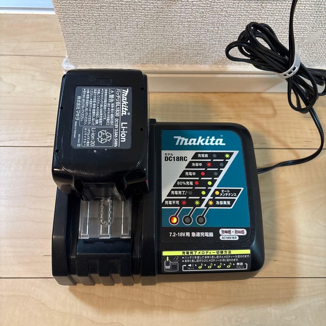 マキタ18V充電式クリーナCL182FD 純正バッテリー、純正急速充電器付