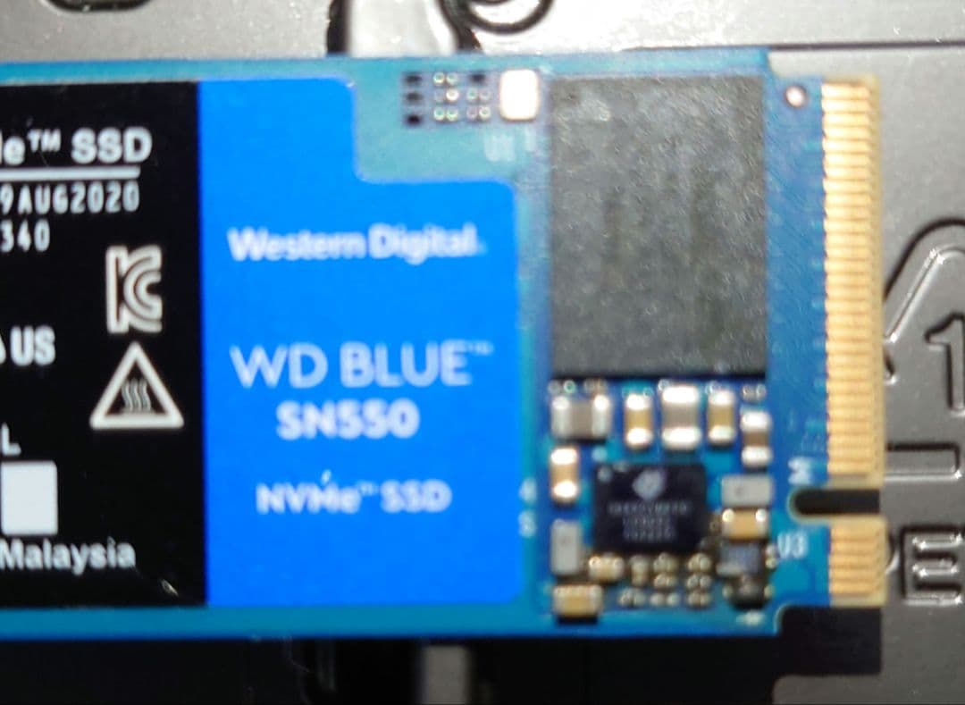 正常98% WD Blue SN550 1TB NVMe SSD