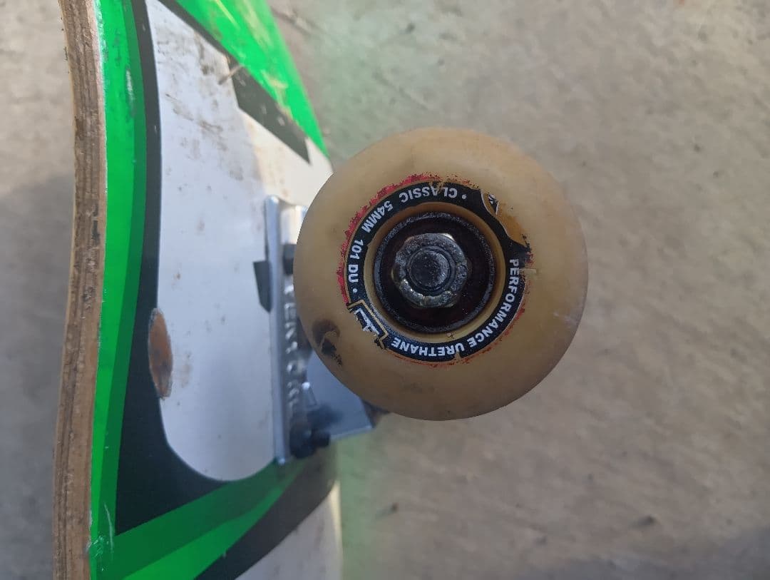 BAKER グリーン スケートボード