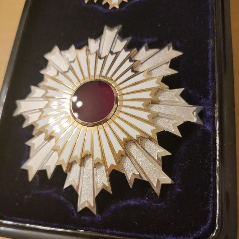 【極美品! 完品】勲二等旭日重光章 略章 略綬付 本物保証 明治勲章 368