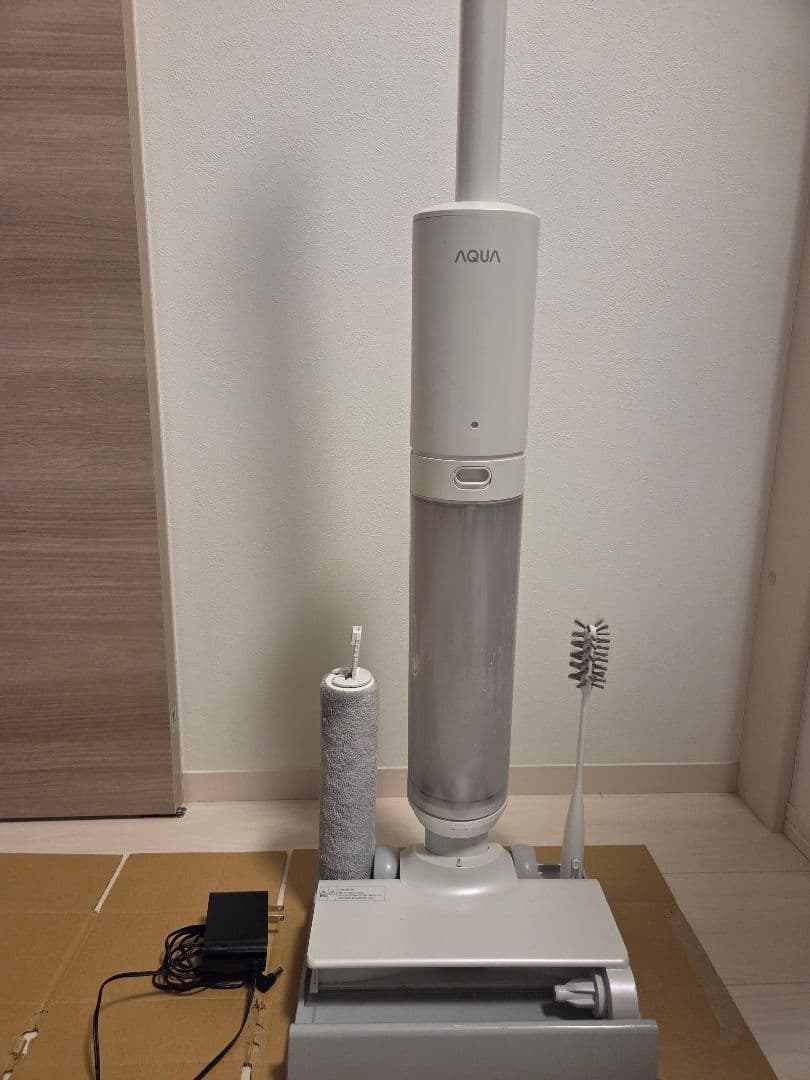 アクア AQUA コードレススティック水拭き掃除機 AQC-WX1P-W