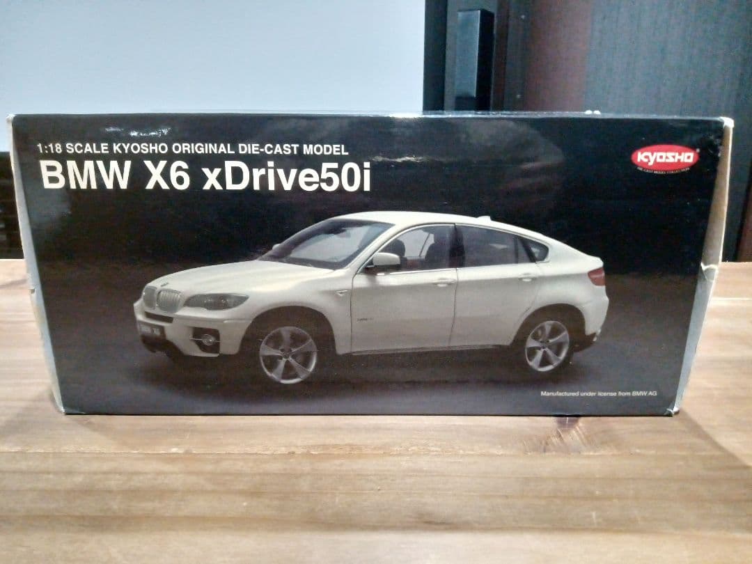 1/18 京商　BMW X6 xDrive 50i ミニカー　ホワイト