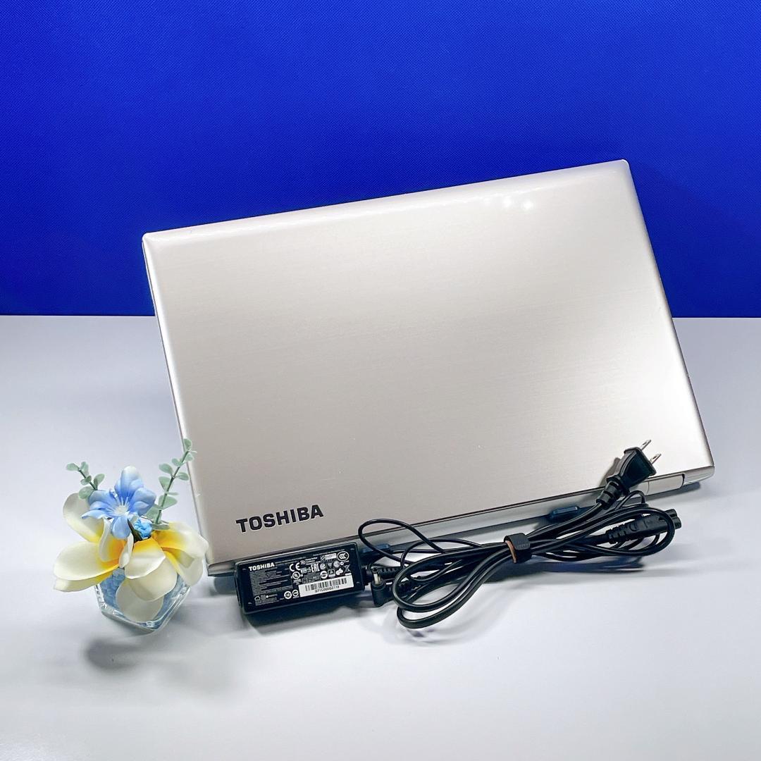 Windows11✨ブルーレイ&快速SSD✨東芝ゴールドノートパソコン薄型カメラ