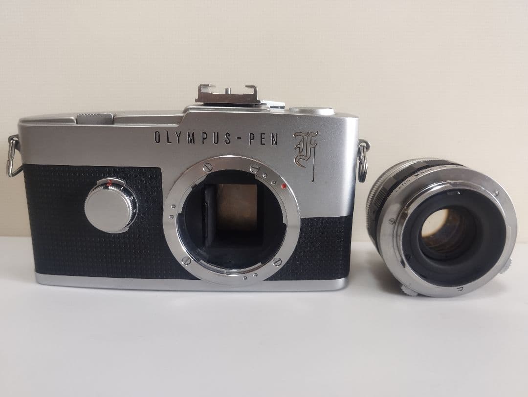 OLYMPUS PEN Fカメラ＆F.ZuikoAuto-S＆フィルム3個付き♪