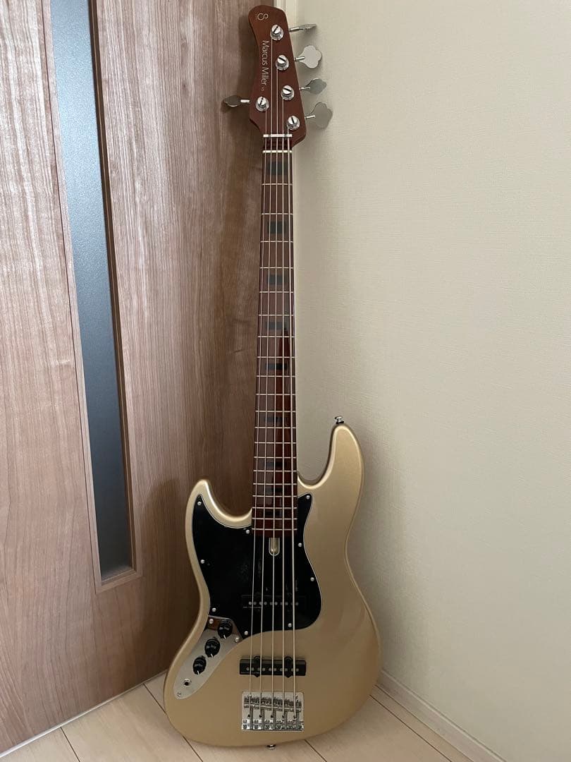 sire 5弦ベース　レフティ