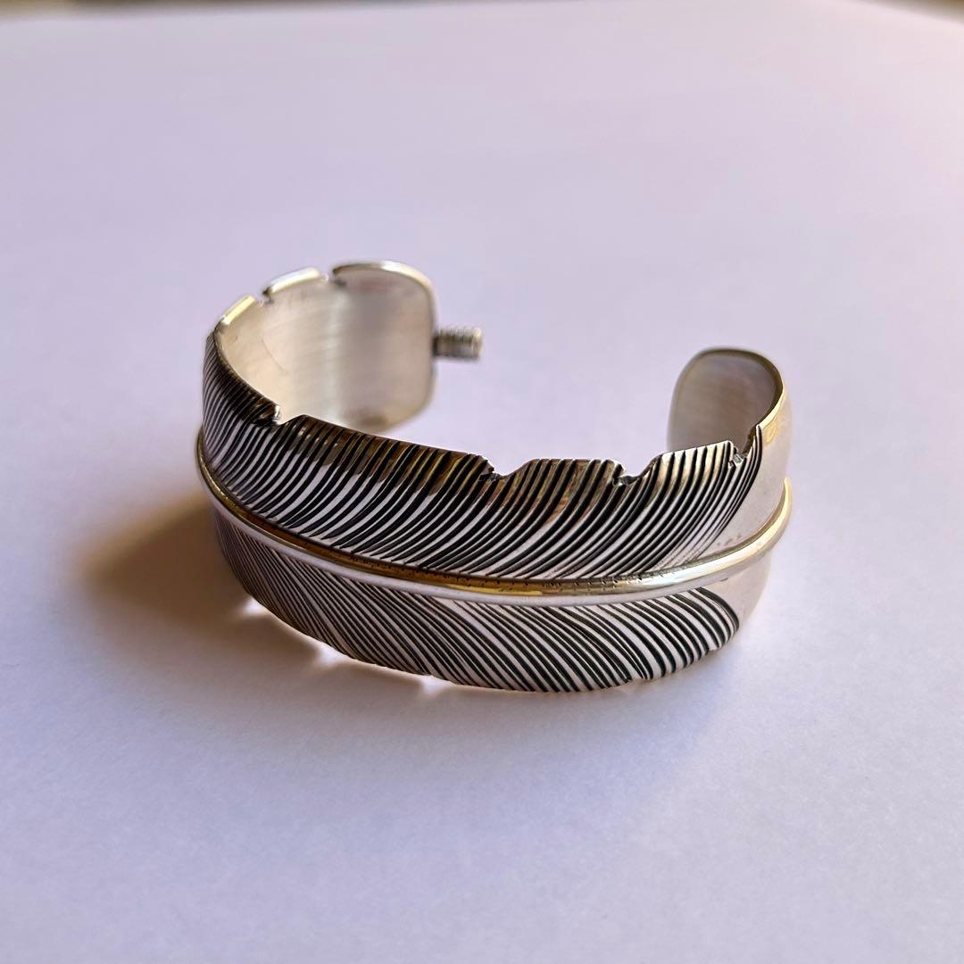 ナバホ族 ハーヴィーメイス フェザーバングル