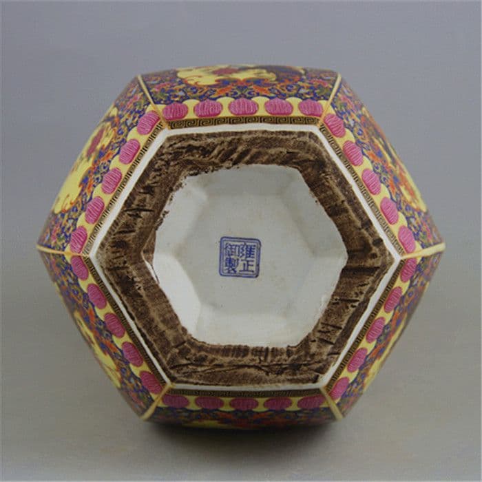 琺瑯彩花鳥紋の六方ひょうたん瓶です  工芸品 美術品 置物