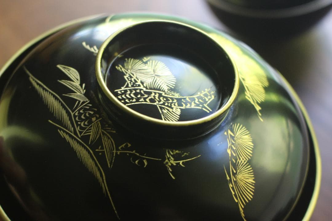 デッドストック！時代金縁黒漆に優美な松竹場沈金のお椀2点（検輪島塗蒔絵椀雑煮椀