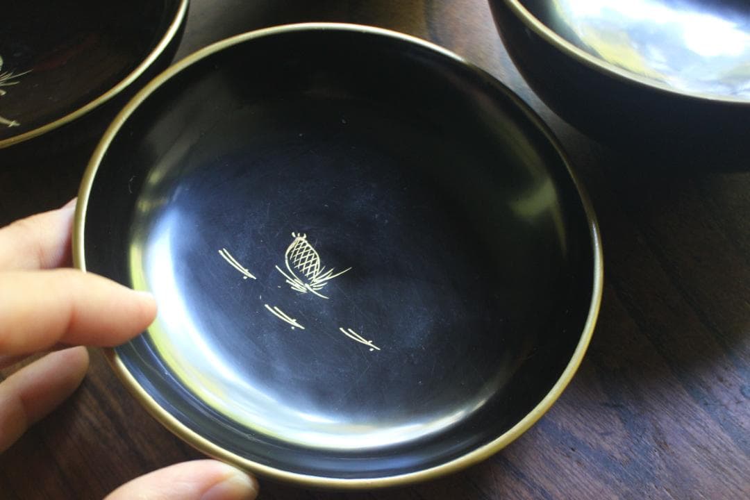 デッドストック！時代金縁黒漆に優美な松竹場沈金のお椀2点（検輪島塗蒔絵椀雑煮椀