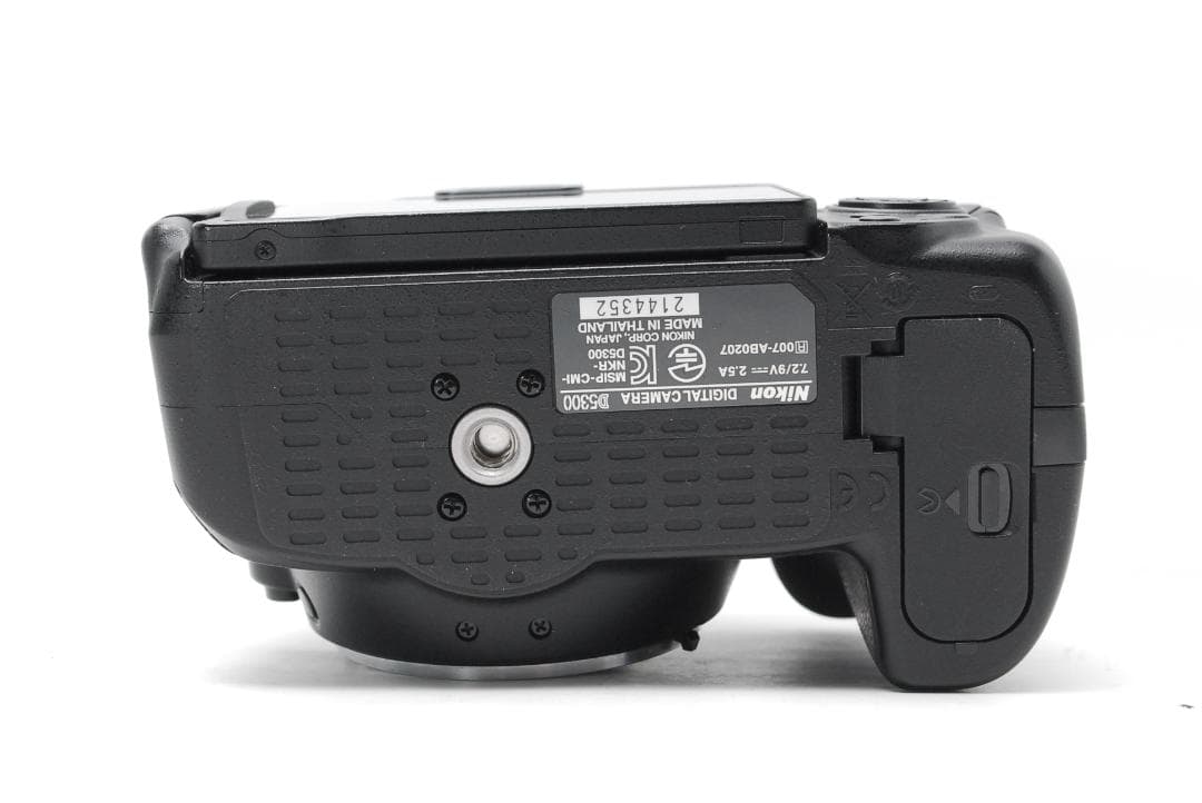 【美品】Nikon D5300 近くも遠くも撮れる万能レンズ WiFi搭載