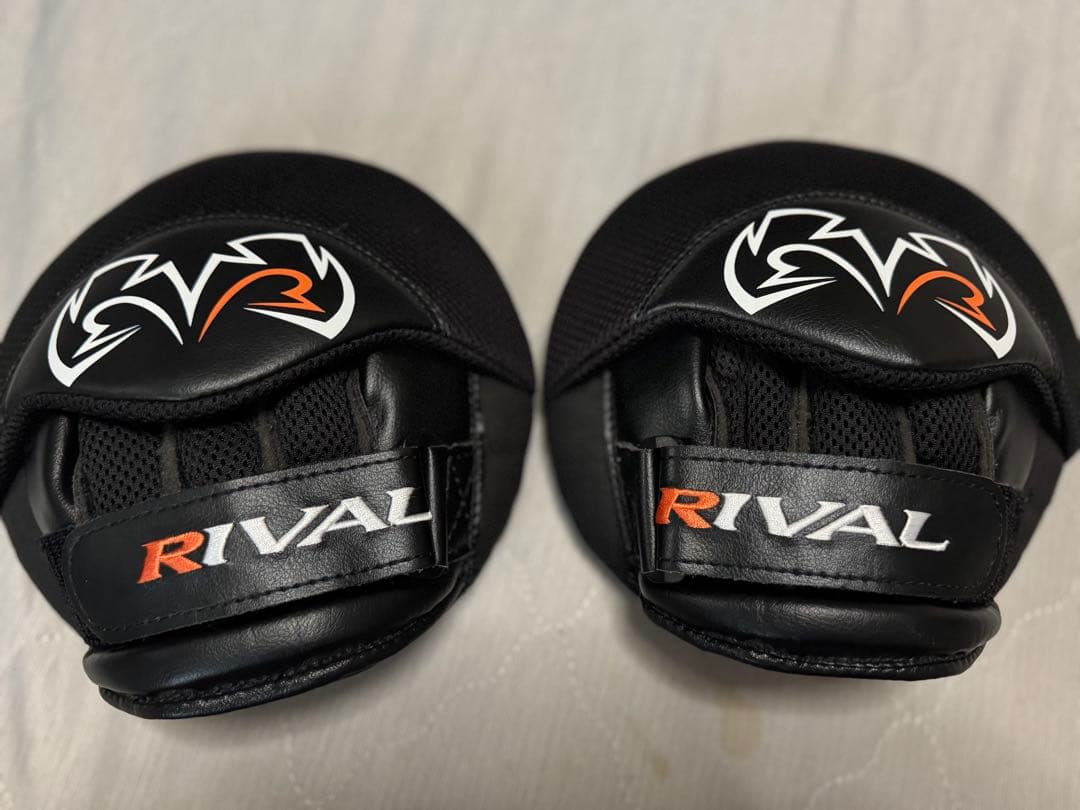 RIVAL ボクシングパンチングミット 黒 オレンジ