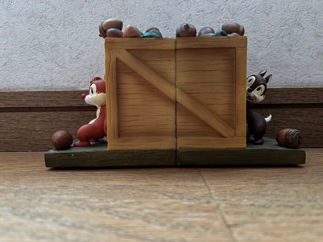 ディズニーランド　チップとデール　ブックスタンド　ブックエンド