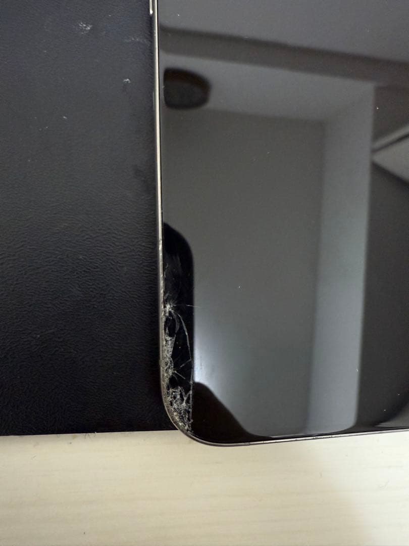 iPhone 15 Pro 256GB SIMフリー 液晶割れ