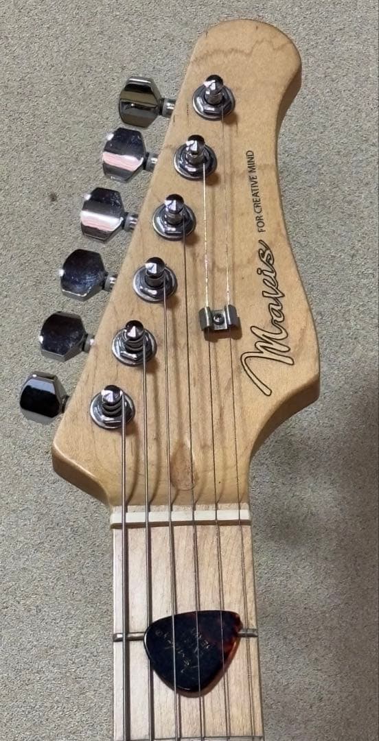 メイビス エレキギター ストラトキャスタータイプ ケース付き【中古品】