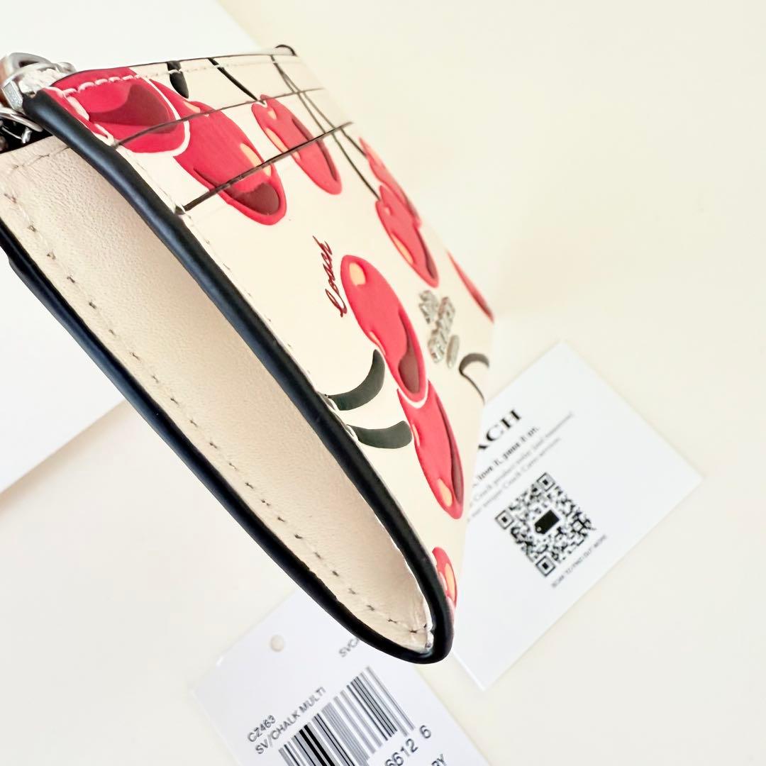 COACH コーチ　ケース 小銭入れ財布　ホワイトレッドチェリーさくらんぼ