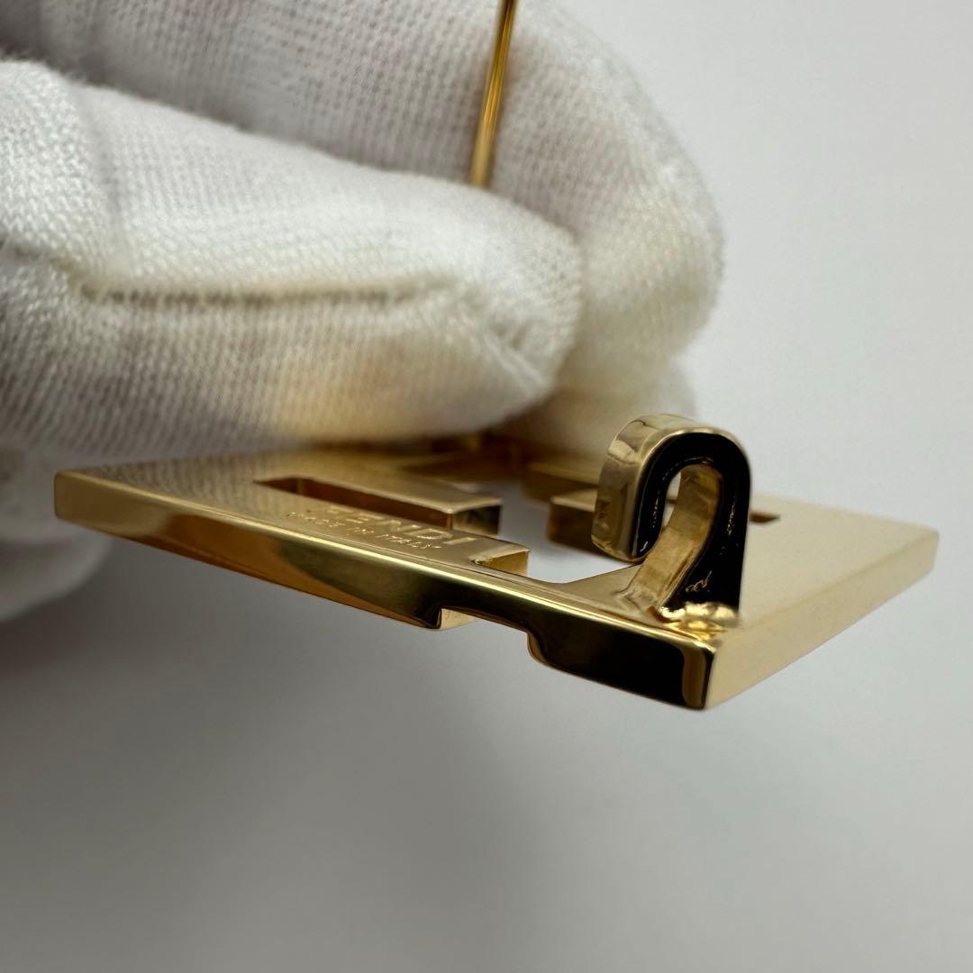 FENDI 美品■ブローチ フォーエバー FFロゴ ホワイト ゴールド